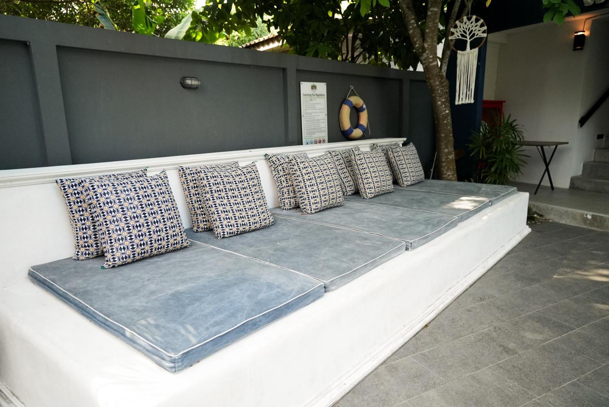 צ'אלונג Kraam Silhouette Hotel And Cafe Phuket מראה חיצוני תמונה