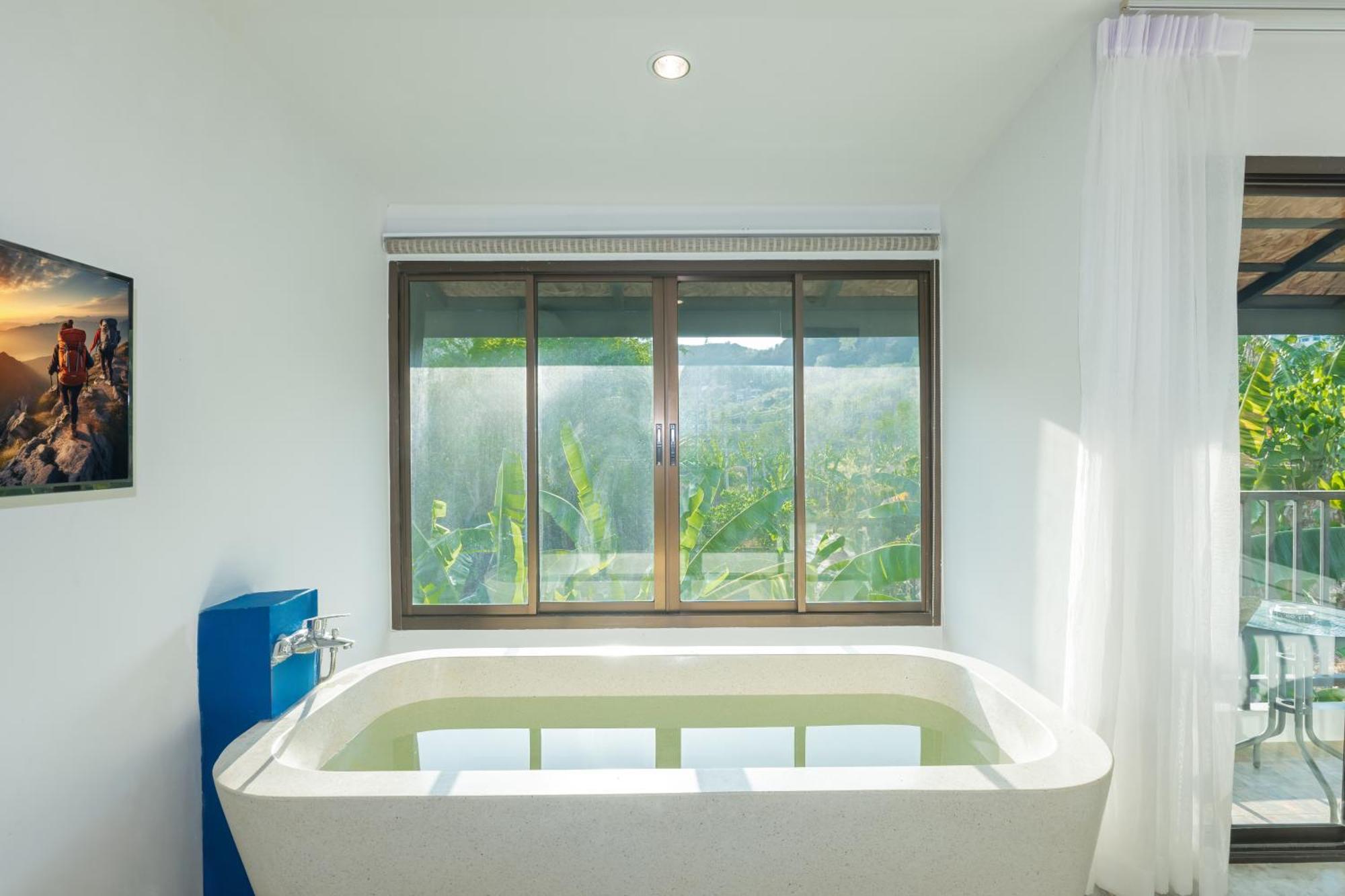 צ'אלונג Kraam Silhouette Hotel And Cafe Phuket מראה חיצוני תמונה