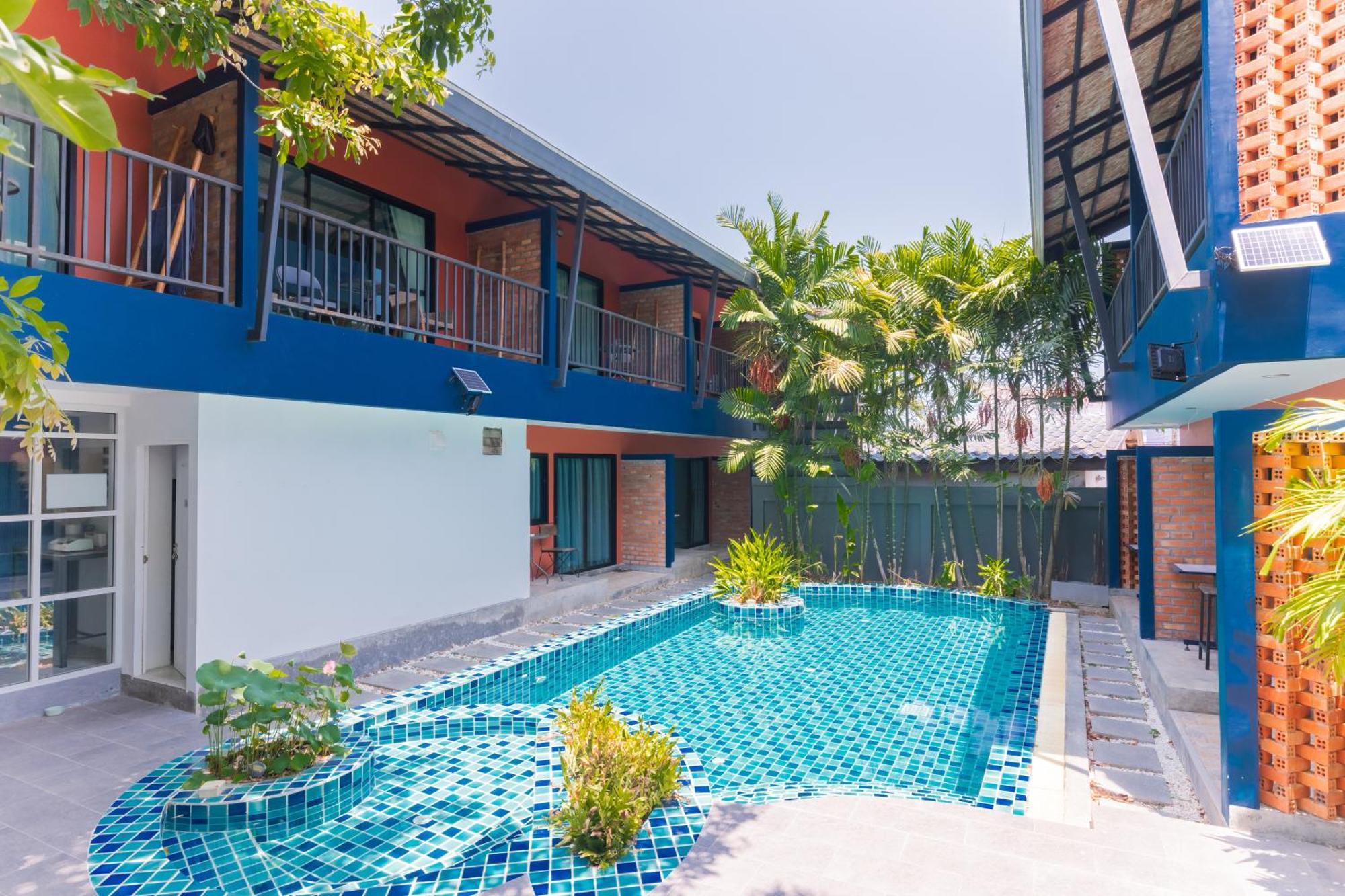 צ'אלונג Kraam Silhouette Hotel And Cafe Phuket מראה חיצוני תמונה