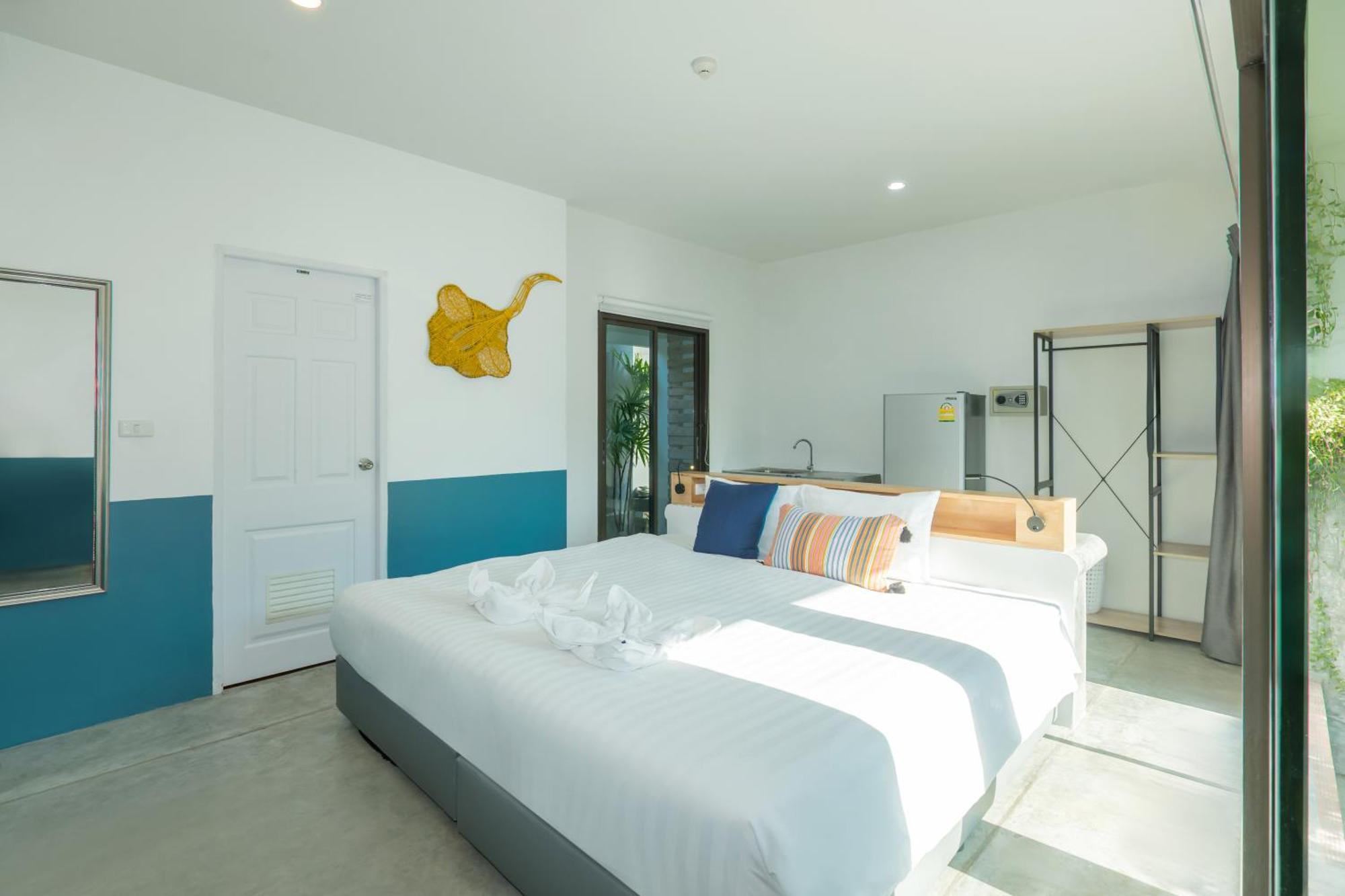 צ'אלונג Kraam Silhouette Hotel And Cafe Phuket מראה חיצוני תמונה