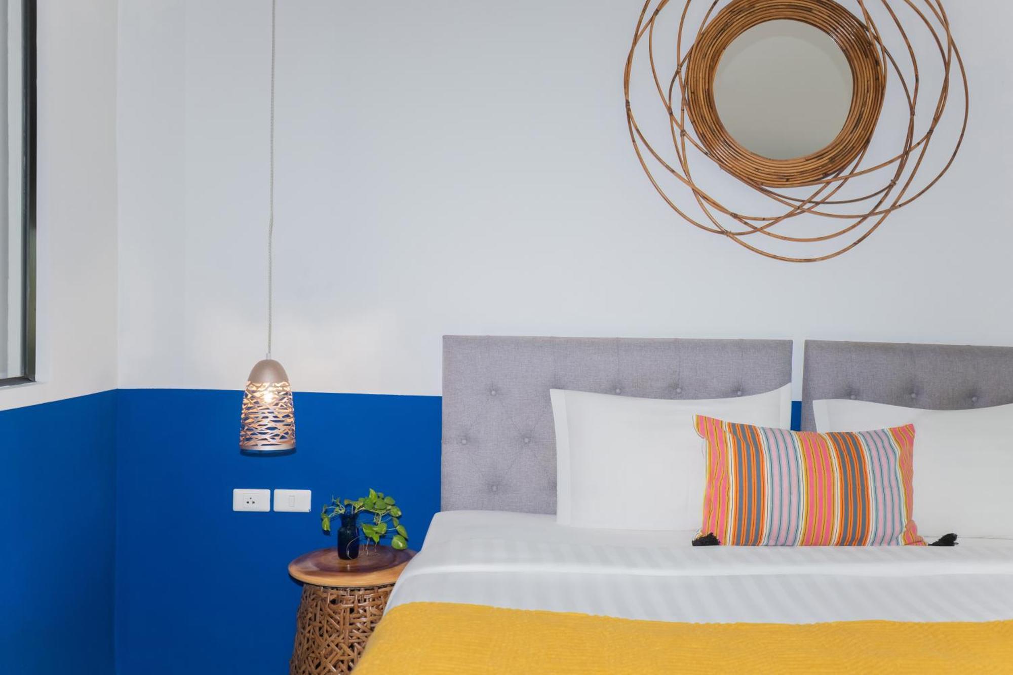 צ'אלונג Kraam Silhouette Hotel And Cafe Phuket מראה חיצוני תמונה
